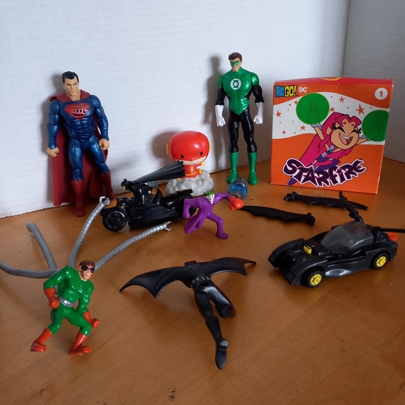 DC comics toy bundle 10 pieces see photos superman green lantern flash batman - Picture 1 of 13